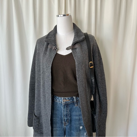Chiaramente Wool Cradigan sweater Grey Large. - Picture 1 of 8